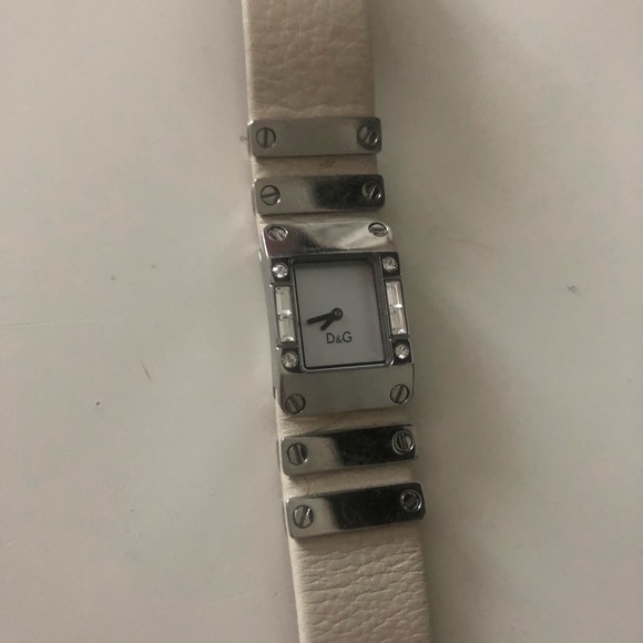 D&G Cream Leather Watch With Silver Detail - Picture 1 of 2